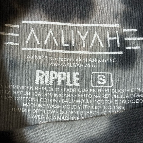 Urban Outfitters Graphic
Aaliyah Tee *unisex* Sz (S) - Picture 4 of 4